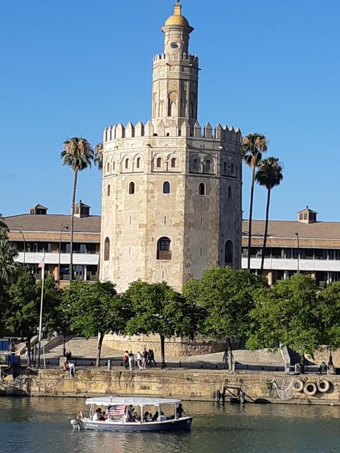 Acogedor Apartamento En Pleno Corazon De Triana Seville Luaran gambar