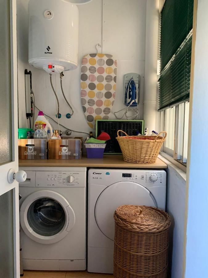 Acogedor Apartamento En Pleno Corazon De Triana Seville Luaran gambar